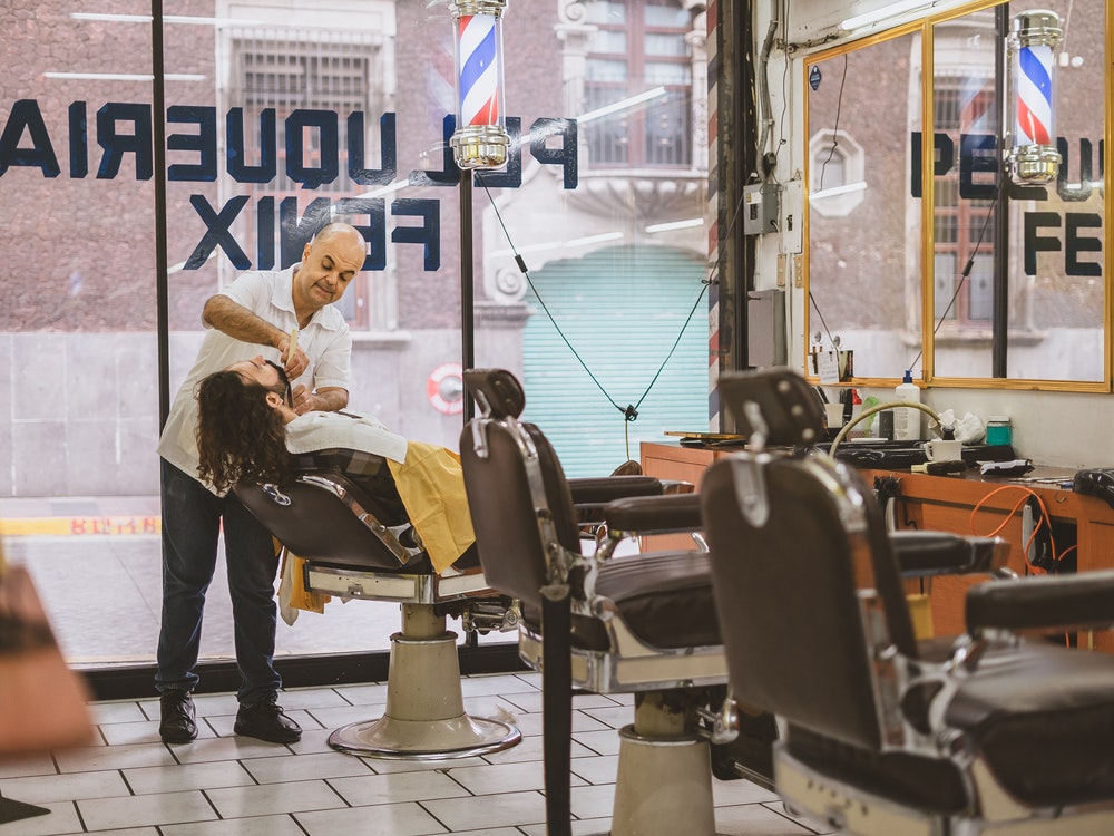 Key Considerations in Choosing Salon Hair Chairs